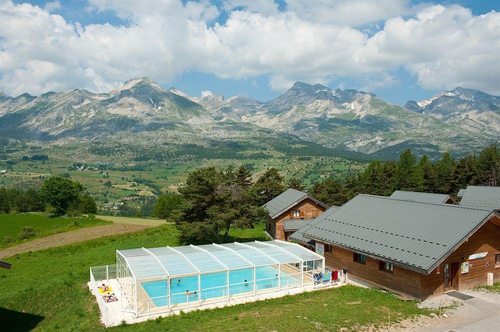 Madame Vacances Residence La Crete Du Berger Agnieres en Devoluy Экстерьер фото